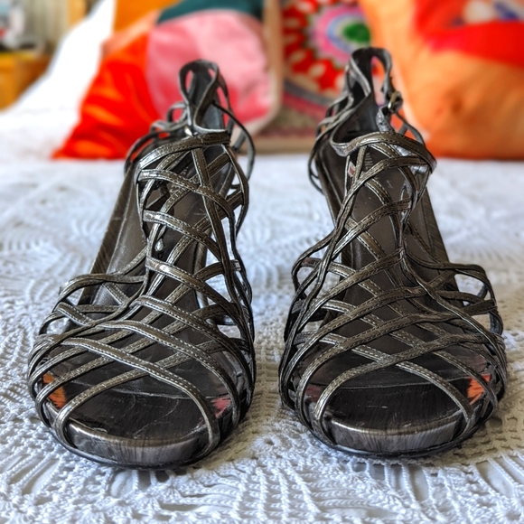 High heels - Picture 1 of 5